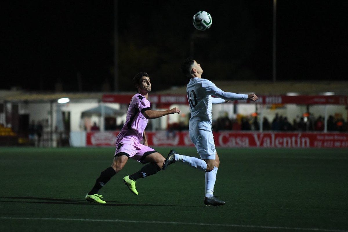 ClubAtlCentral's tweet photo. 🚨| #UtreraB 0-0 #Central |🚨
⏱️9' | Mucho respeto entre ambos equipos en los primeros minutos en Utrera.
#SoñarEsGratis ⚫️⚪️⚽️ https://t.co/NhVE2R09vg