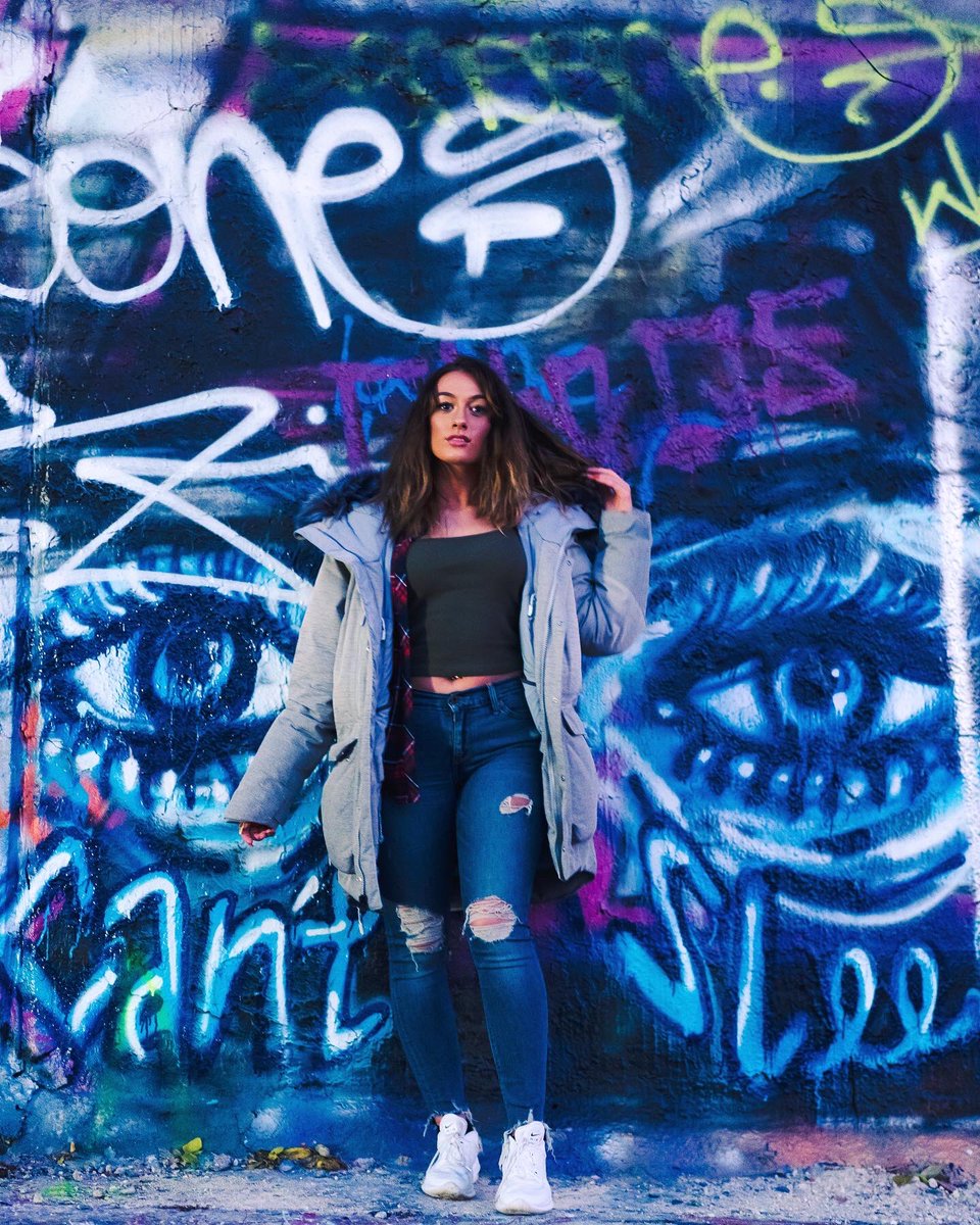 YashMusabji's tweet photo. She sees right through you. She’s got that ICON vision 👀🦚
@ICON_Visuals_ 

#ICON #Rockford #Belvidere #artist https://t.co/2ynV6DE7ja