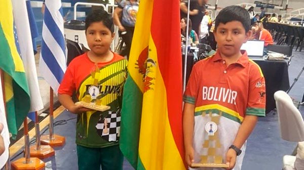 BOLIVIA OBTIENE UN ORO Y UNA PLATA EN TORNEO BLITZ DEL FESTIVAL SUDAMERICANO

fideamerica.com/index.php/boli…