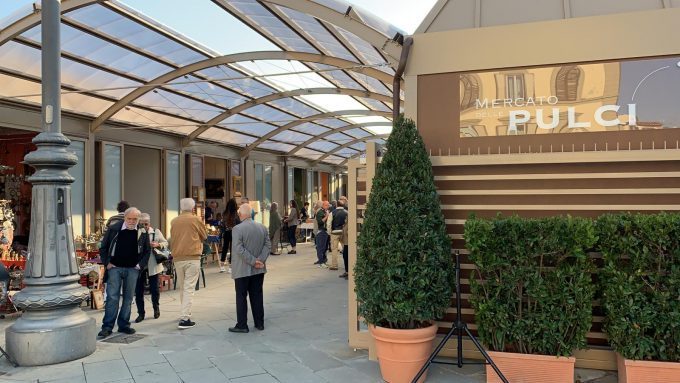 PrivateItaly's tweet photo. The New Florence "Flea Market" Is Open! https://t.co/bHVxGhzjfL https://t.co/mCIYFmKOfF