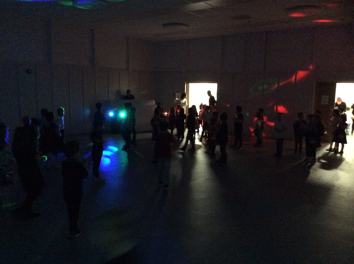 GreenbraePta's tweet photo. Having fun at the P1-3 disco! https://t.co/Bhvcrkmfyq