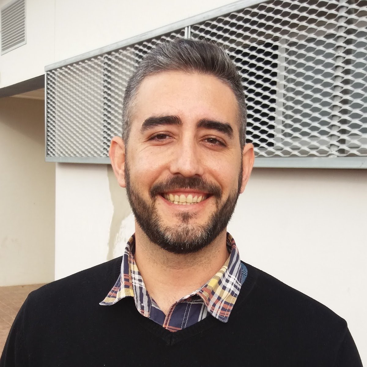 SolanaEMD's tweet photo. NOTICIA ‼
El pacense Víctor García @VMunino es el nuevo #entrenador ⚽ del equipo💛💙. Tiene amplia experiencia en las categorías inferiores de @CDSanRoqueBa Puerta Palmas, ·Rayo Vallecano de Badajoz y ha sido segundo de Rogelio Palomo o #Generelo.

Mucha suerte, míster☘ https://t.co/JHQrNFcprC