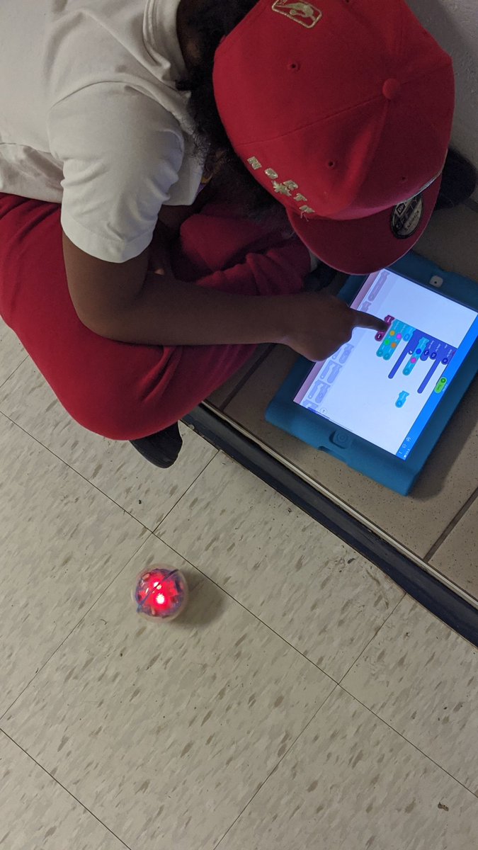 Love seeing students succeed while learning new things.... <a href="/Sphero/">Sphero</a> <a href="/hillsideTwolves/">Hillside PS</a> <a href="/msteliatnik/">Lara Teliatnik</a> #hillsideinspires