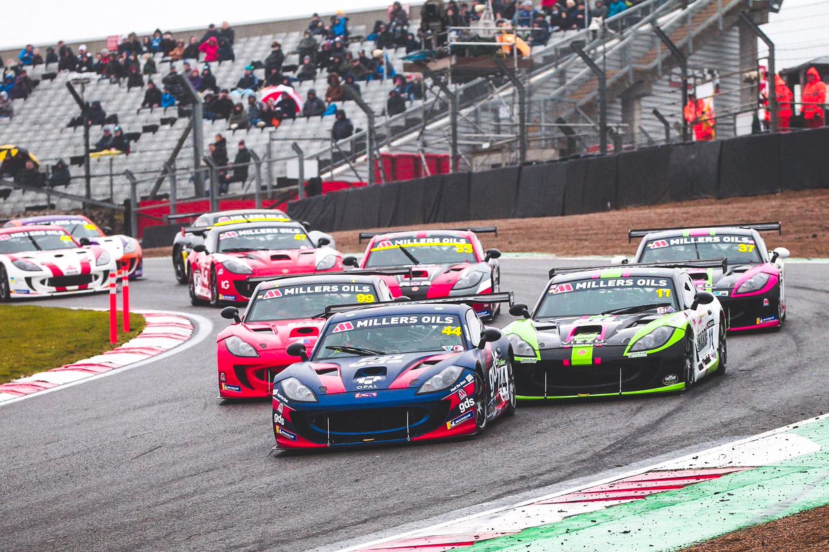 nextlevelmsport's tweet photo. 🌧 You can always count on the good ol’ British weather to add an exciting element to any race... not that the @GinettaCars Supercup really needs it! 🤩
#NextLevelMotorsport #Ginetta #Supercup #FinGreen #BritishWeather #Rain #Racing #BrandsHatch #PaddockHill #Intense https://t.co/HHge0lXMI2
