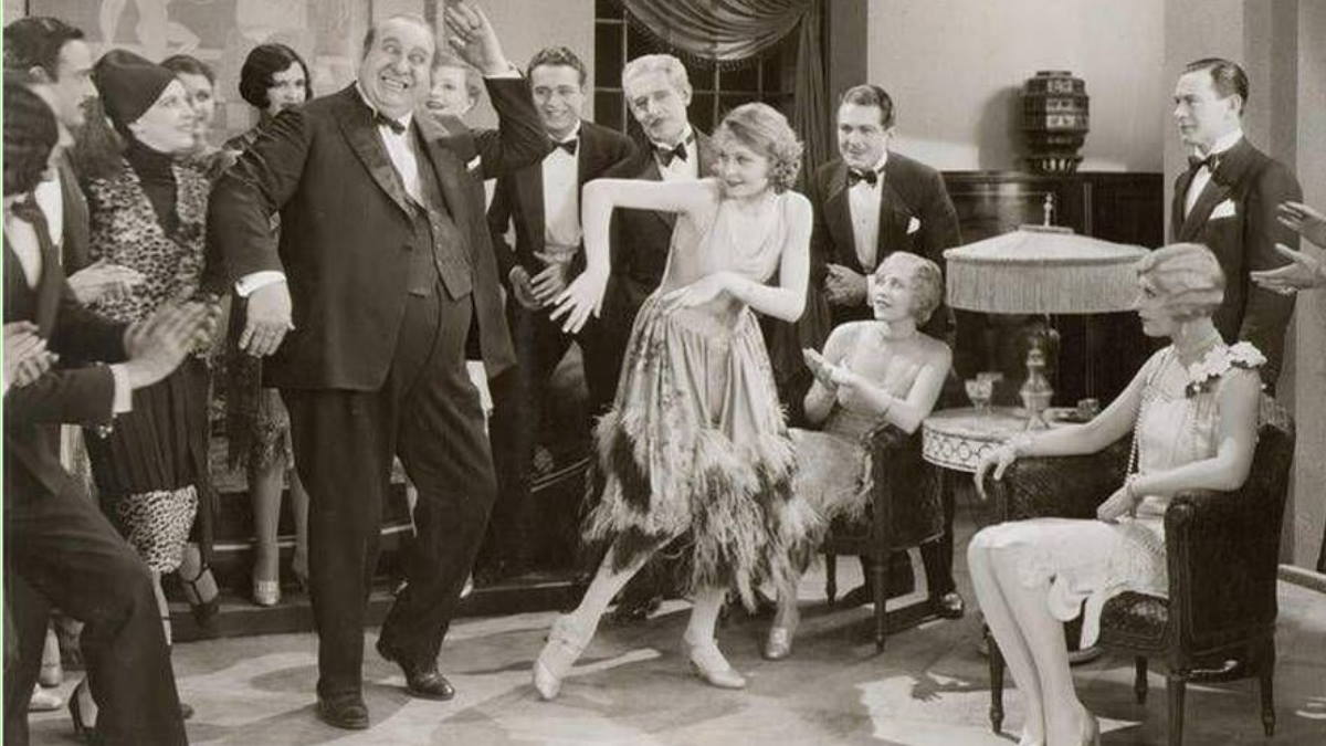 bluehivegroup's tweet photo. Looking for a fun way to bring in the New Year? Check out this awesome event: A New Year's Eve Gatsby Ball! 

https://t.co/U1XbCR0BXj

#WhereGreatBrandsGrow https://t.co/QI7SAW1Jzu