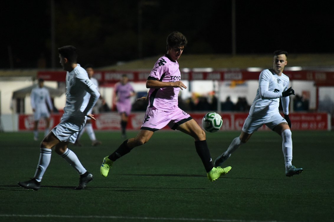 ClubAtlCentral's tweet photo. 🚨| #UtreraB 0-0 #Central |🚨
⏱️32' | Muy activos Mateo y Luis por ambas bandas en esta primera media hora de partido. ¡Sigue el 0-0 en el marcador!
#SoñarEsGratis ⚫️⚪️⚽️ https://t.co/RNkyrBw4A8