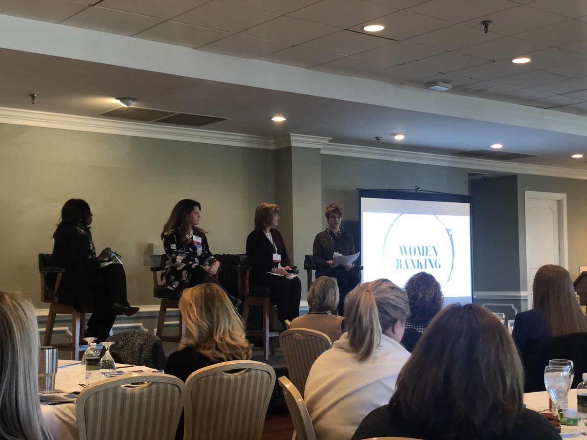 artuscommdev's tweet image. Susan Dewey from @VHDA shares about her current reading: Erasing Institutional Bias from @twiffanyjana @tmi_consulting #diversity #inclusion #equity - you will find me there! #commdevatAUB @Atlantic_Union @vabankers #womeninbanking