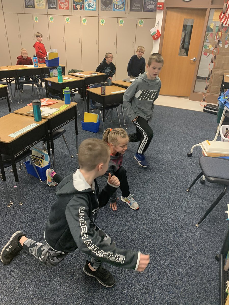rl_sabrinaduke's tweet image. Student are monitoring and learning how to control their heart rates at a relaxed state and an active state. Here they are elevating their pulses with forward lunges. We discussed which emotions can make our heart beat quickly as well. #beingmindful #selfregulating @pvelemschool