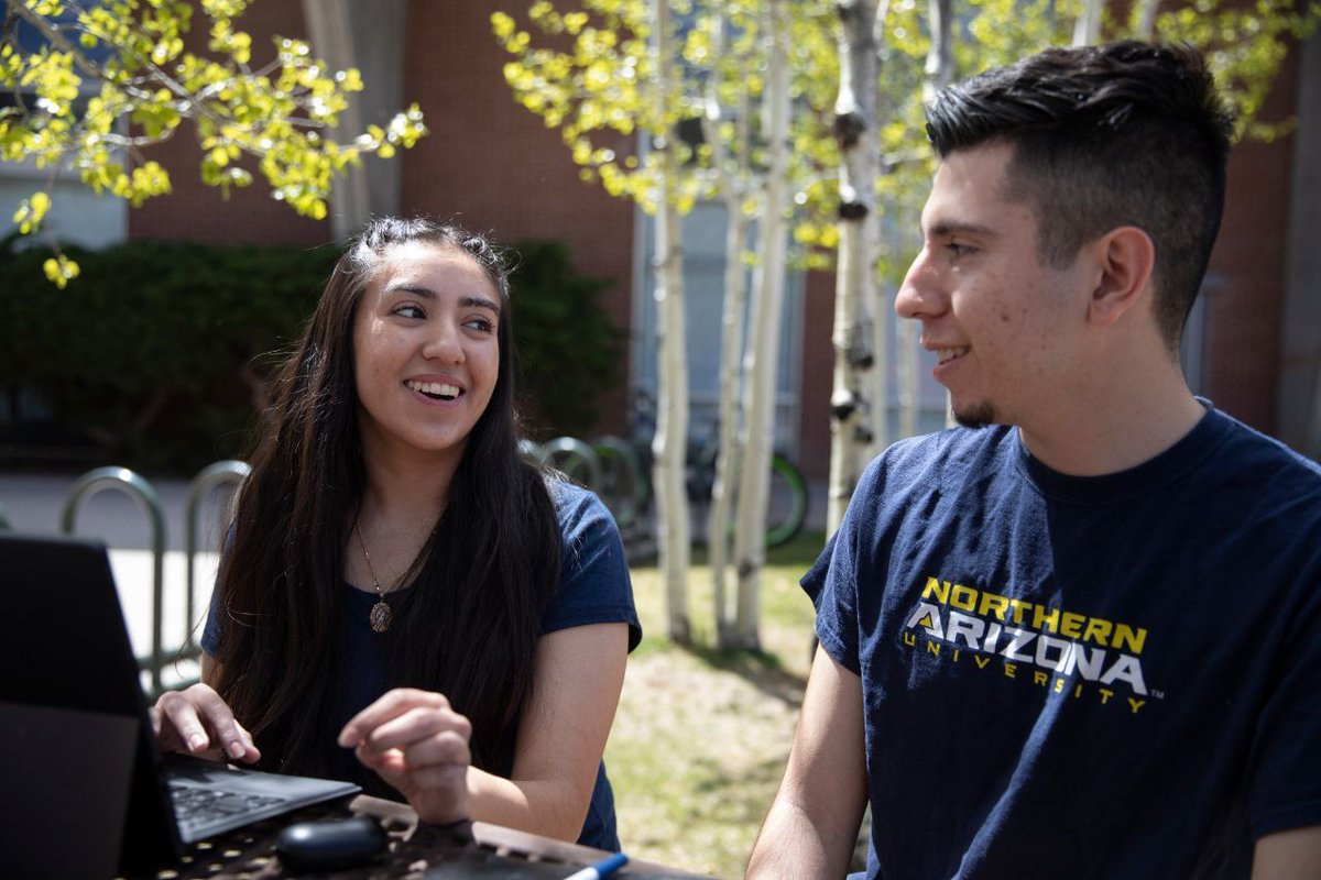 NAUAlumni's tweet image. #PridePoint 40% of @NAU freshmen are first-generation college students #Lumberfact