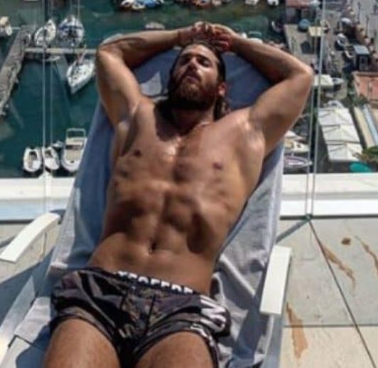 amiloqueen's tweet photo. Hot🔥 Handsome😘powerfull💪🏼 Funny😄 intelligent🎓kind😇 a rising star💫 a gentleman🎩 Hardworking😅 respectfull❤️ Whats not to love🥰❤️❤️❤️ #CanYaman #CYTeam #RespectCan #LoveCanYaman https://t.co/3v6O0mDLQ9