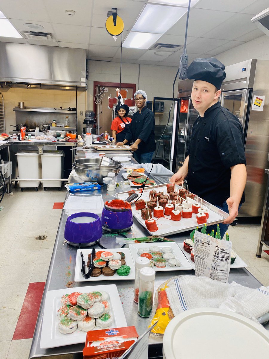 BeltonHS's tweet photo. Wow! Cross-curricular collaboration at its finest! Check out the spread Floral Design and Culinary Arts students prepared to provide a wonderful holiday treat for our staff. What talented young men and women we have here. #BISDCreates #BuildDesignCreate #BISDMoments https://t.co/et5iGpHlgW