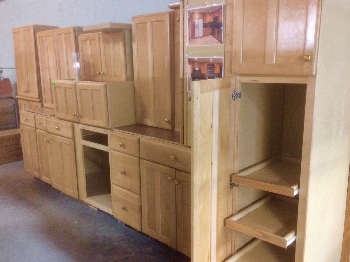 Boston Building Resources على تويتر Gently Used Maple Kitchen