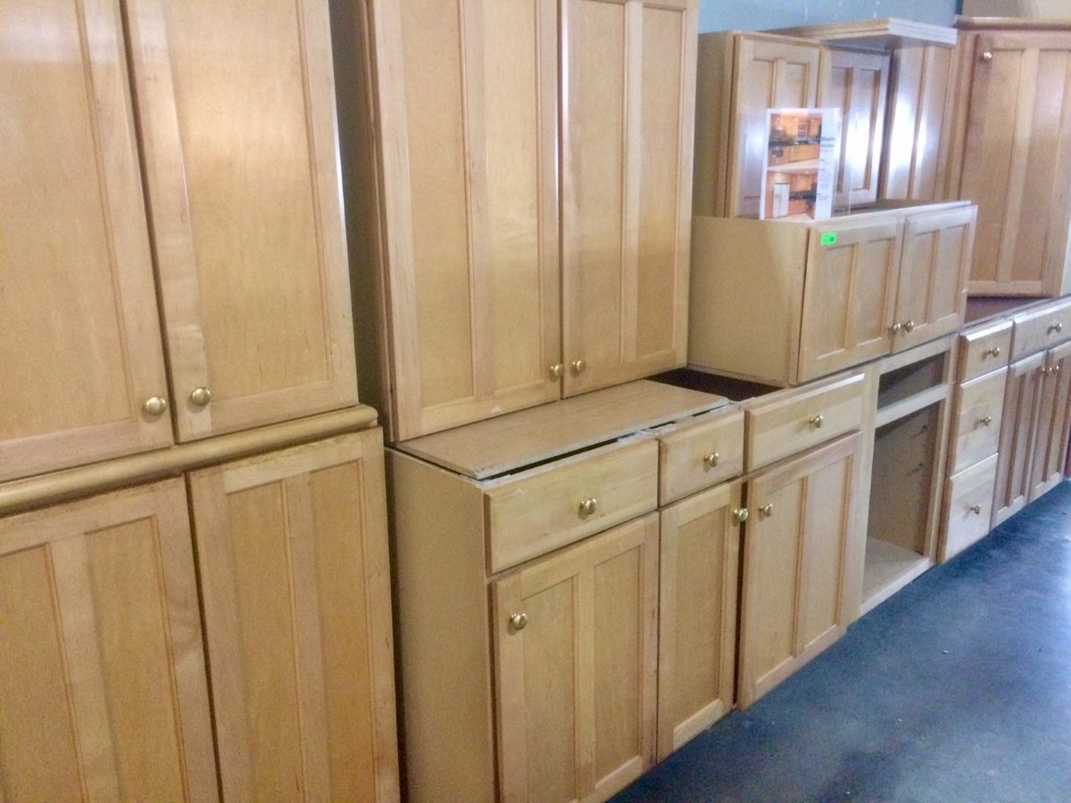 Boston Building Resources على تويتر Gently Used Maple Kitchen