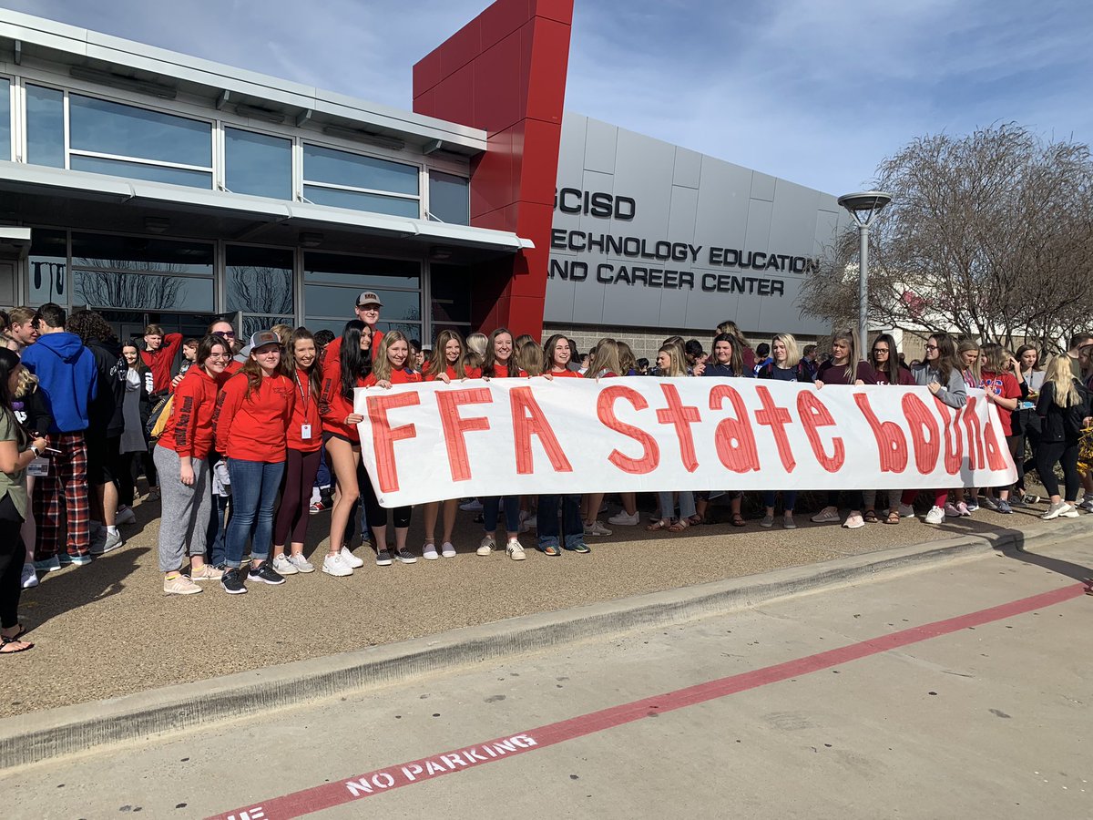 gcffafriends's tweet photo. Wishing some amazing members Good Luck at State!  We are proud of you! Thanks for the send off!  @DavidDenning2 @CHHS_principal  @RB_CTE @gcffareporter @GHSMustangBand  @GrapevineCheer https://t.co/s7WyQeOlAz