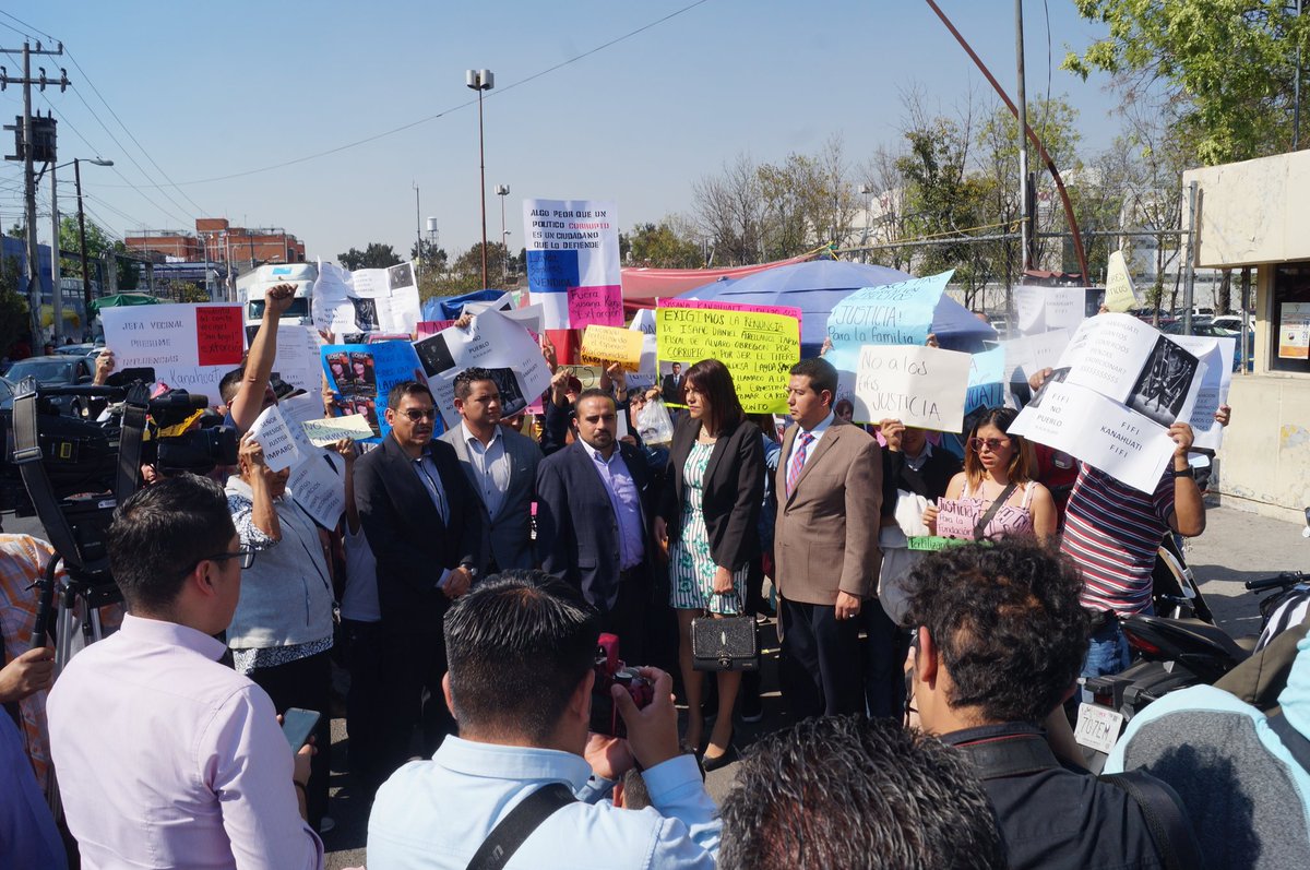 FUNDACIONFEAC's tweet photo. @fragosomanager Hoy vecinos de San Ángel se manifestaron en apoyo a la Familia Landeros de @FUNDACIONFEAC en contra de actos de trafico de influencias, Corrupción y Fabricacion de delitos de @LaydaSansores @susanakana e Isaac Arellanos Fiscal de Alvaro Obregon. https://t.co/mSDg4WcWeN