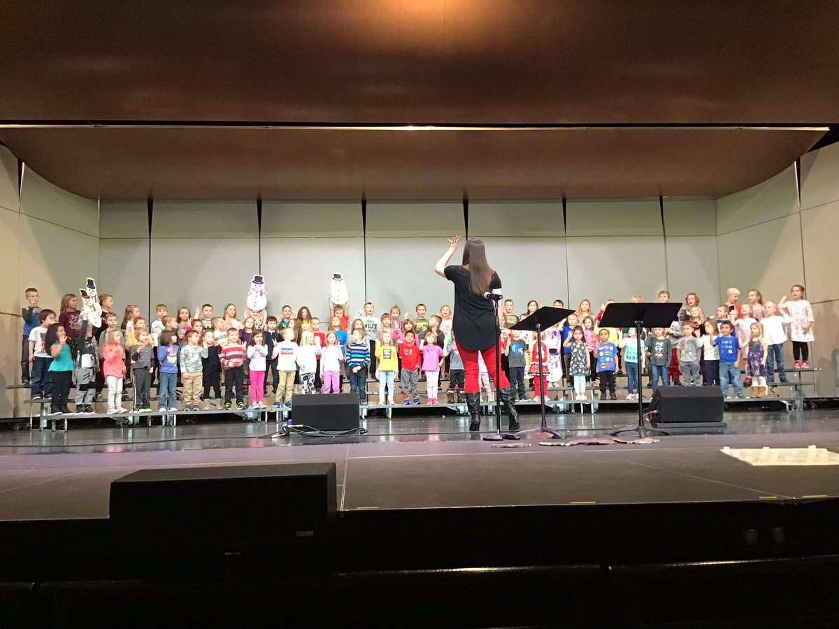 AprilsKinders's tweet photo. Practicing for our Holiday Concert tonight!!!  🎄 Our class is right in the middle of the stage! https://t.co/H6MKRIMpU8
