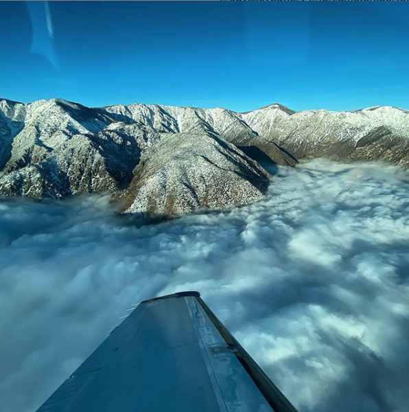 TannerFoust's tweet photo. Was inspired by the #eddiemurphy movie ‘Soul Man’ and had to get to the mountains! G for the win! @beechcraft #f33a https://t.co/meuglNhdAC