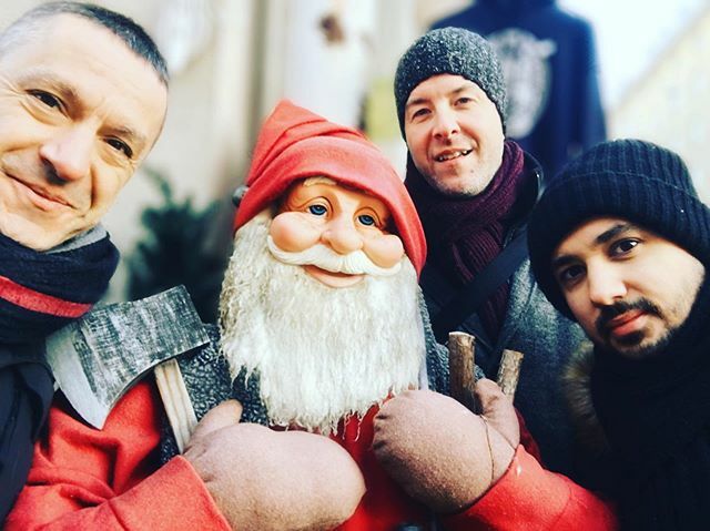 With Santa in Finnland. (Fake Santa with ax) 😅 Joulupukki where are you??? 😎 🎹 youtube.com/SarikPeter

#petersarik #petersariktrio #jazz #jazz🎷#ilovejazz #budapest #hungarianjazz#jazztrio #jazzpiano #jazzpianist#jazzmusician #jazzmusicians#thecasua… ift.tt/2DLZobA