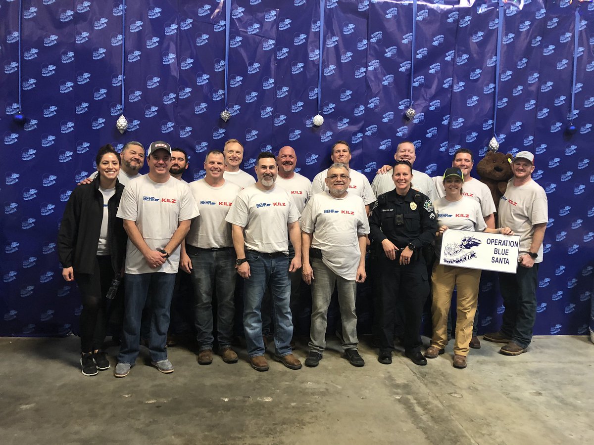 RodneyBehrTrain's tweet photo. Behr representing at Operation Blue Santa in Austin! https://t.co/TQVbiJVKmc