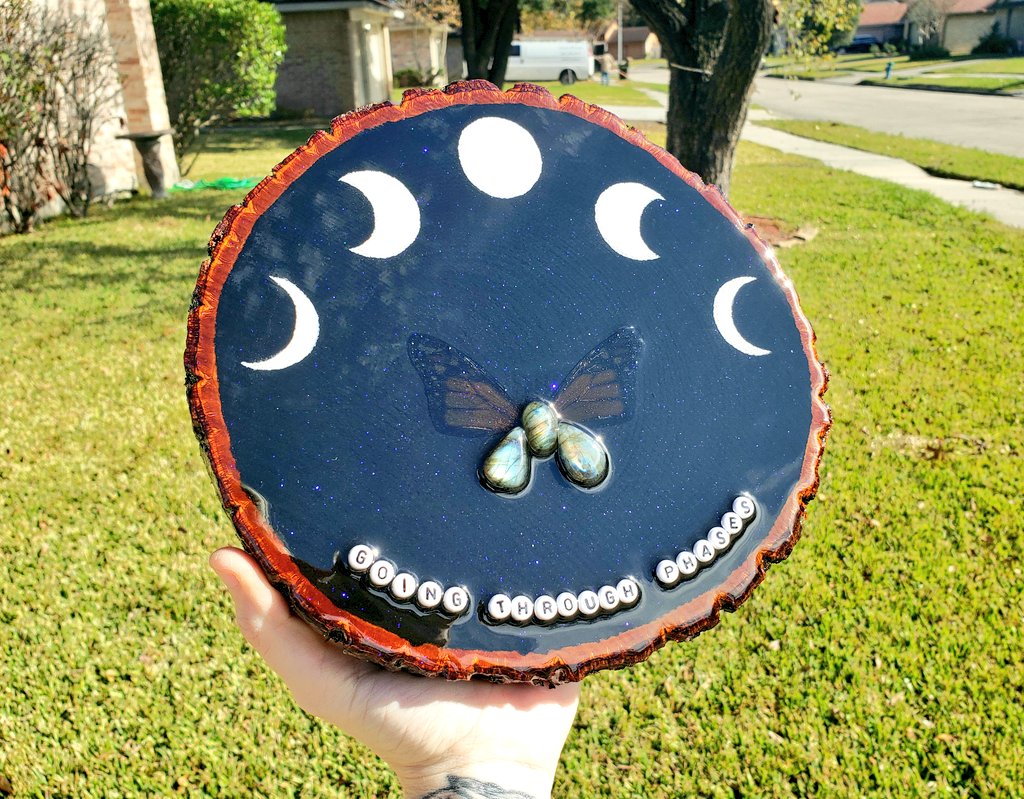 BeccaBoomm's tweet image. "Going through phases"
                 🦋