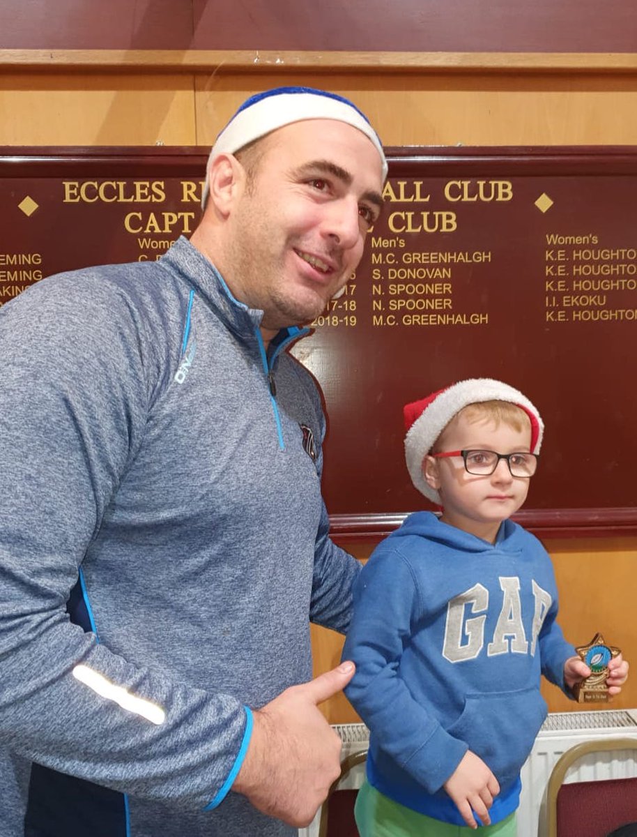 EcclesRugby's tweet photo. Sunday's U6 Christmas Special with @CoachKim17 was a great success despite the temperature! Edward was trainer of the week (pictured with his favourite coach former Club Capt Simon Donovan). U6s are now looking forward to being mascots for 1XV at home v Sefton on Sat 14th Dec https://t.co/4cLOuH1eEA
