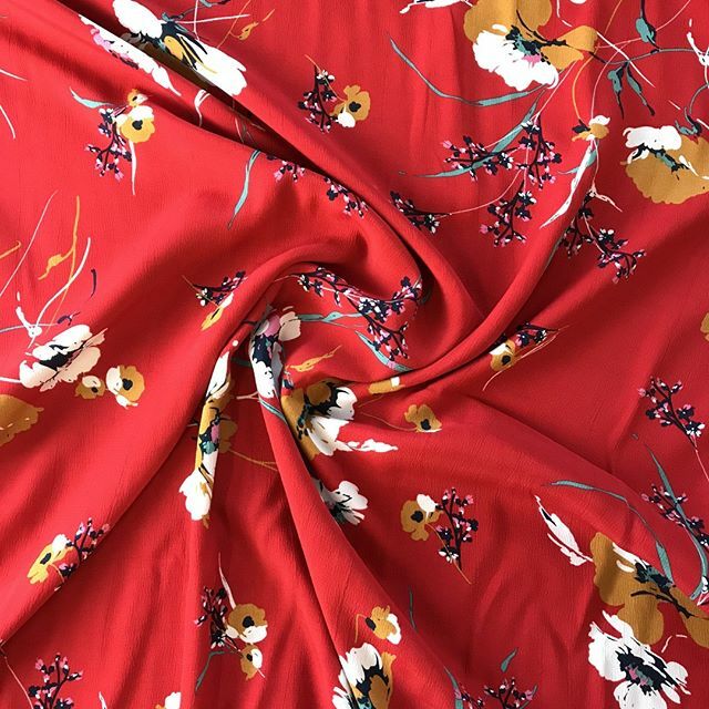 escapeandcreate's tweet photo. Are you making a Christmas dress this year? This red floral viscose will look festive but can be worn year-round! It would make a lovely vintage-inspired dress: check out our range of Sew Over It patterns! ❤️⠀
~⠀
~⠀
~⠀
#EscapeAndCreateUK #CambsSews #… https://t.co/RNBGWJoA4Q https://t.co/fWWp8OQrUD