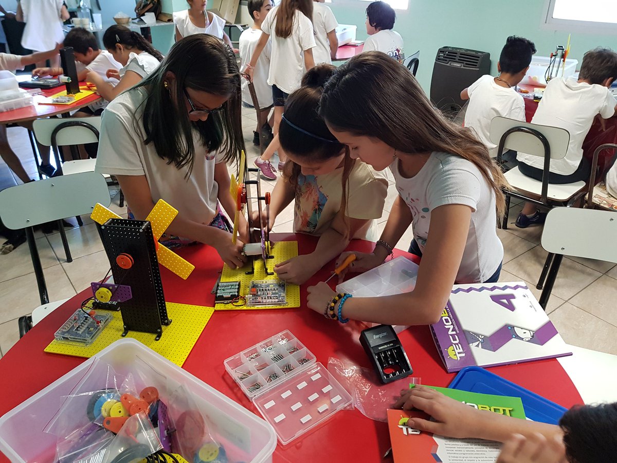 baedurobotr13's tweet photo. #Pergamino
Llegamos al último taller con los chicos de 5to escuela EEP20 de #Guerrico. 
Los pueblos del partido también tienen programación y robótica. 
🤖⚙️🔧💻💪🏻 

#Programación #Trabajoenequipo 
#Robotica #PPRE
@BAConectados https://t.co/J9o1wizMK3