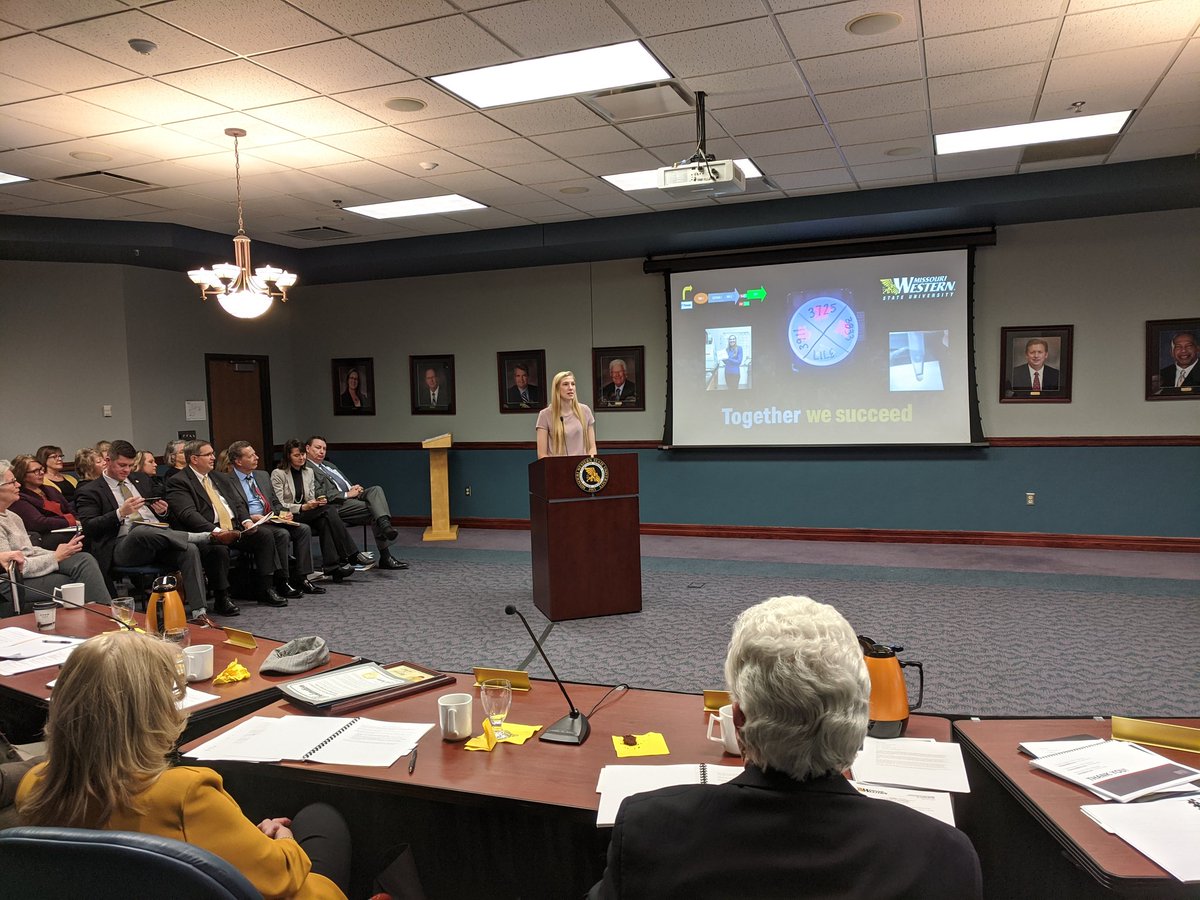 Sarah Cravens tweet media