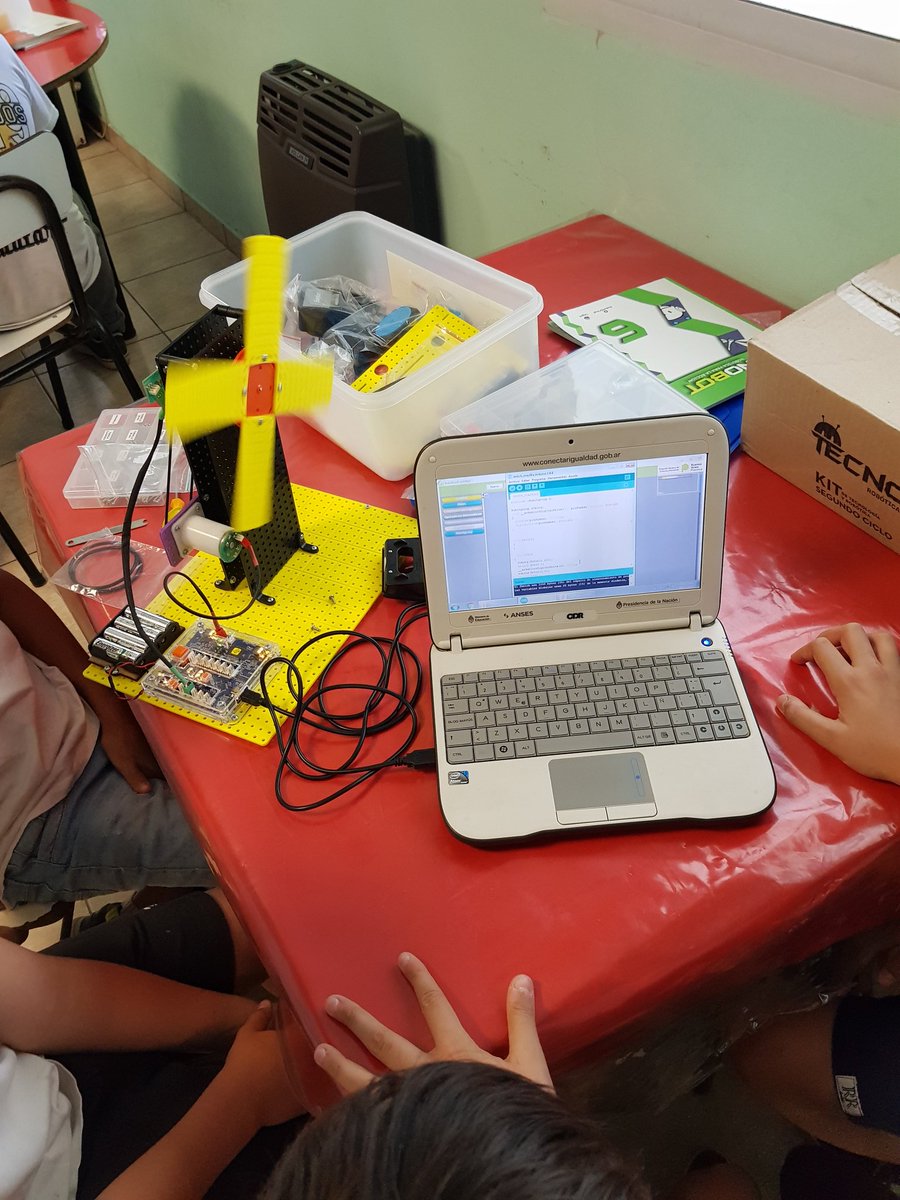 baedurobotr13's tweet photo. #Pergamino
Llegamos al último taller con los chicos de 5to escuela EEP20 de #Guerrico. 
Los pueblos del partido también tienen programación y robótica. 
🤖⚙️🔧💻💪🏻 

#Programación #Trabajoenequipo 
#Robotica #PPRE
@BAConectados https://t.co/J9o1wizMK3