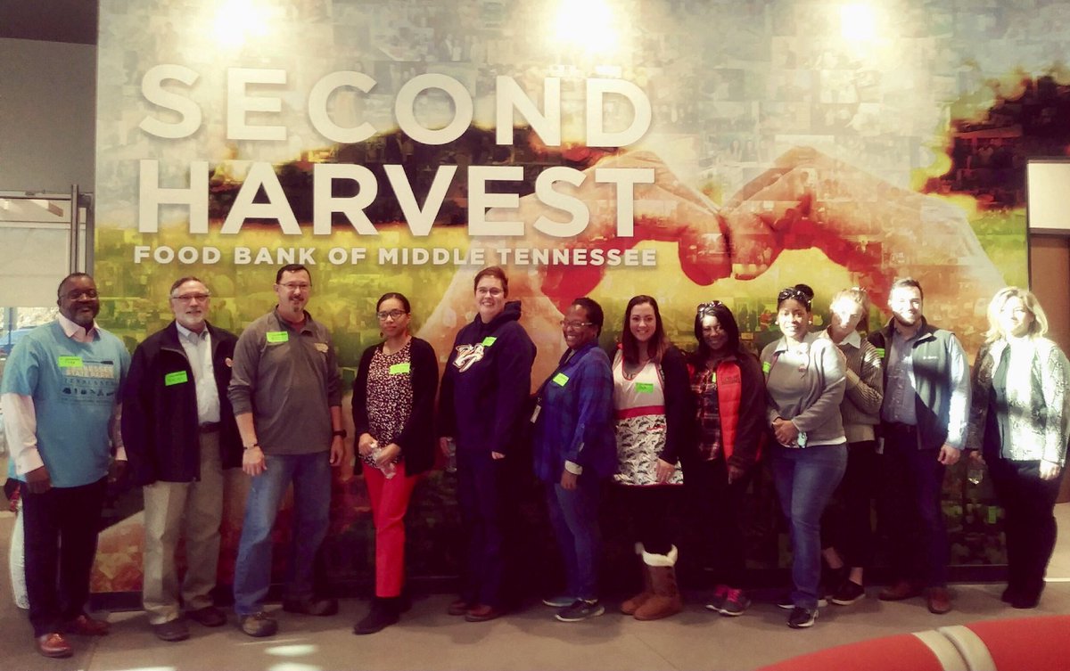 DOHRtn's tweet photo. Team ⁦@DOHRtn⁩ is committed to #servingTN. Employees volunteered their time to sort food &amp; #buildteamwork at ⁦@2HarvestMidTN. ⁩ #teamTN #teamDOHR #StateofTN #greatplacetoserve https://t.co/C3OOfRaX31