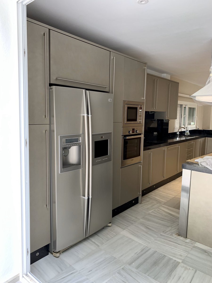 painted_kitchen's tweet photo. #Glam metallic #painted makeover will look fab when the lighting is finished 😎 a house now fit for #resale
#thebespokeapproach to kitchen refinishing @joebayleyspain @HPK4UK https://t.co/akURLjZCR5