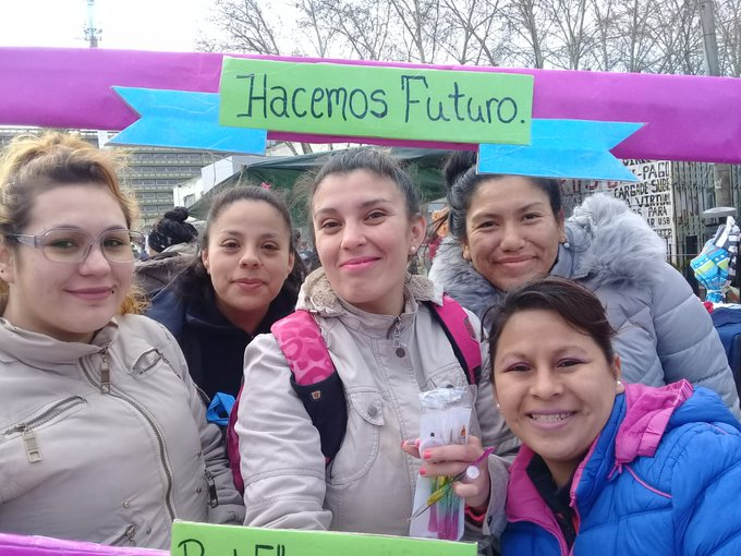 gabyreal1's tweet photo. #HacemosFuturo nace como el mayor #ProgramaSocial de Transferencia Condicionada del país, con una mirada transversal de #Género y foco fuerte en la #TerminalidadEducativa, la #Formación y la #Salud. https://t.co/64Hwp3yVMe