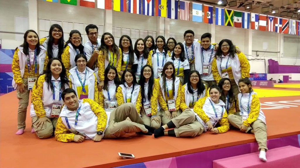 makatia's tweet photo. ¡Feliz día internacional del voluntario al mejor EQUIPO de todos! 💕🎉#Lima2019 #PressOperations https://t.co/UeVQ81KBSV