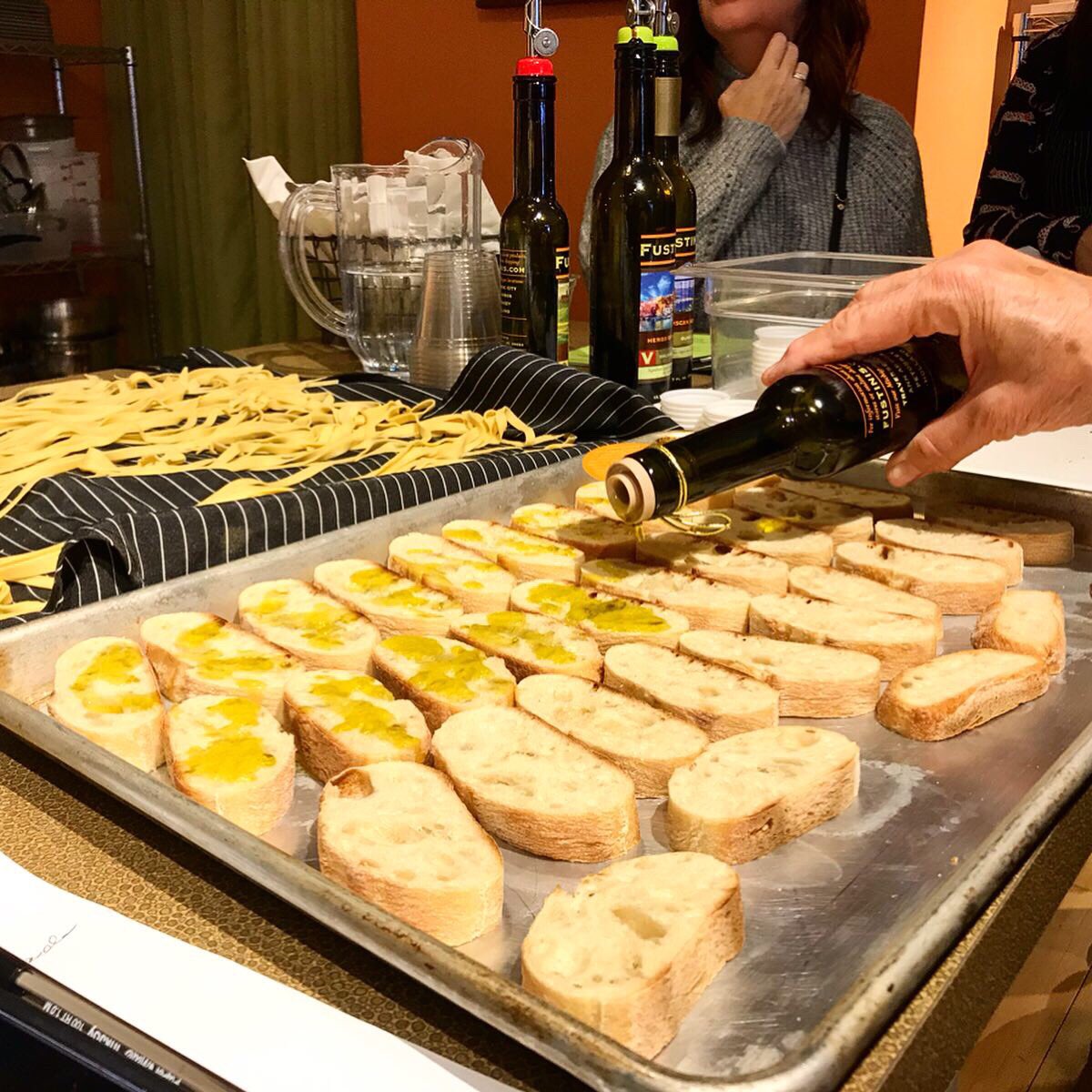 houstonstyle's tweet photo. It’s Comfort Food Fustinified at @fustinis in @annarbor! On today’s menu, we have Baked Sweet Potato Fries, Pesto Pasta, Grilled Cheese & Tomato Soup & Baked Pumpkin Donuts! 🍽 S/O to Chef Nikolas Bardt for the spectacular lunch. #PerfectPublicity #AnnArbor #Ypsireal #HSMTravel https://t.co/j0BA0DsOGX