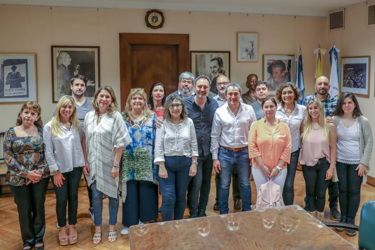 sasia_sergio's tweet photo. Recibí en UF a @gfalvarez Sec.Ejec. #COPRET y a los Responsables de los Inst.Superiores de Formación Técnica q creamos. N°226-Hurlingham-Tec.Sup.en Material Rodante, N°230-Tres de Feb. y N°223 Lanús-Tec.Sup.en Hig. y Seg. en el Trabajo, N°224-Morón-Tec.Sup. Desarrollo d Software https://t.co/WVNSkolLRL