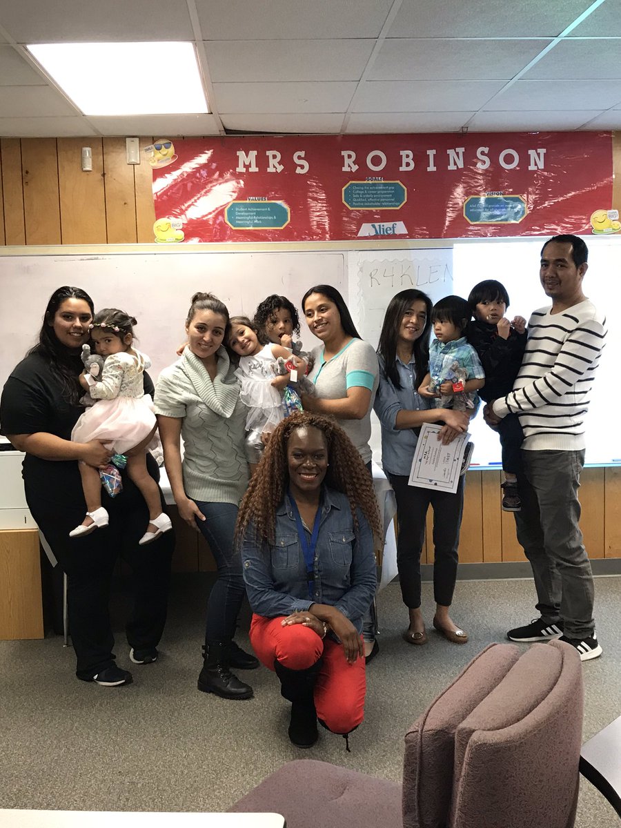 Alief_JumpStart's tweet photo. LENA Start Graduation at Youngblood Intermediate! So proud of our families! @Alief_Fame @TomekaFamilyC @YgbInt https://t.co/JfdF9Rwnti