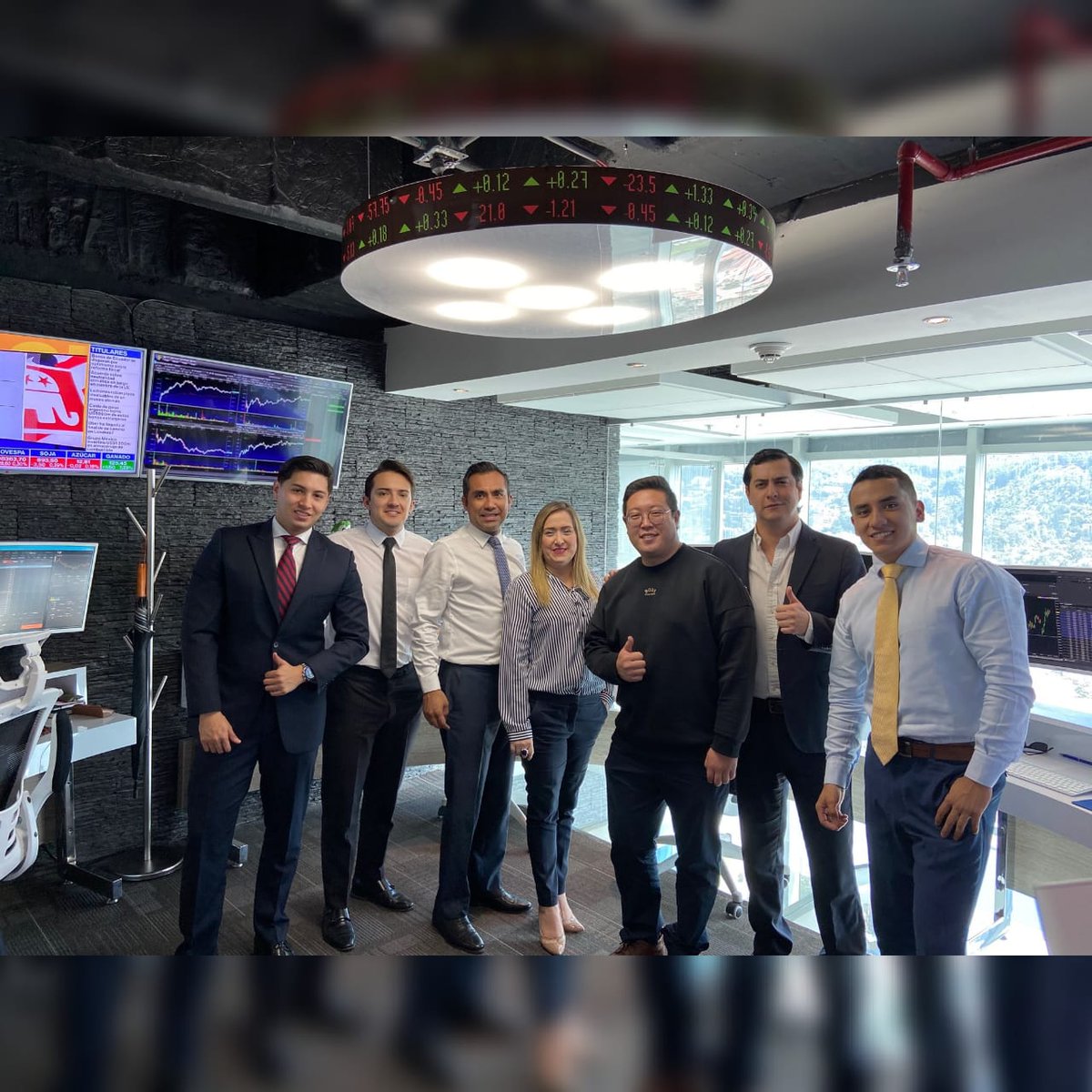 Tradeview_'s tweet image. The only way to do great work is to love what you do 💪😁

#tradeviewforex #tvmarkets #trader #investing #economy #money #business  #TBT #Thursday #work #hard #happy