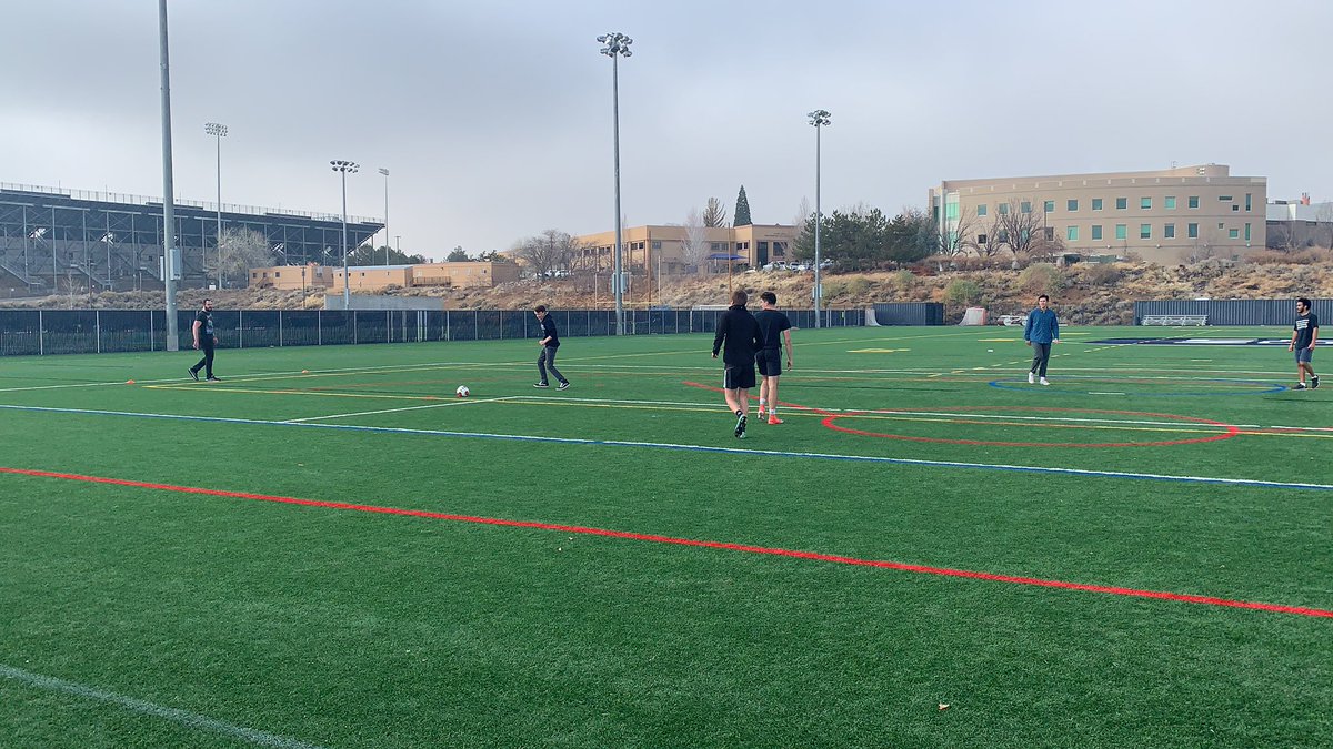 GooreEdina's tweet photo. when class is a soccer game, you have to live tweet it #RSJ208 https://t.co/wNgJE13fZS
