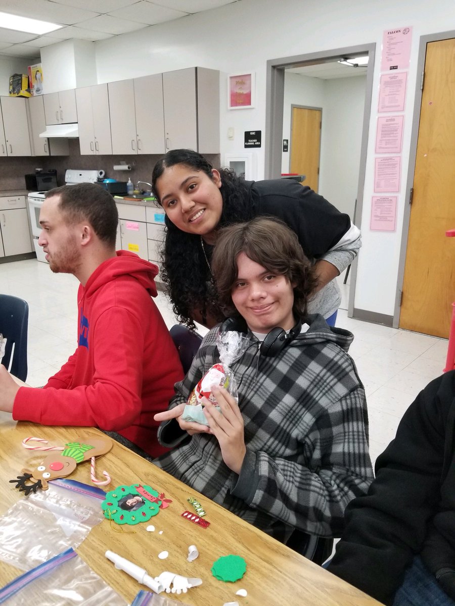 LHSSSchwartz's tweet photo. Thank you to @LHSCRFlores credit recovery class who worked with our Access point students on another fun project making holiday ornaments.  The kids had so much fun! ☺️ @LHSMcCoy @LHSKleinTime @LHSCRFlores @LetoLeadership @Mirbelis7 @danaypelaez1 @izzymia0417 @TeachfrmtheHart https://t.co/S9wdcHi8Ab