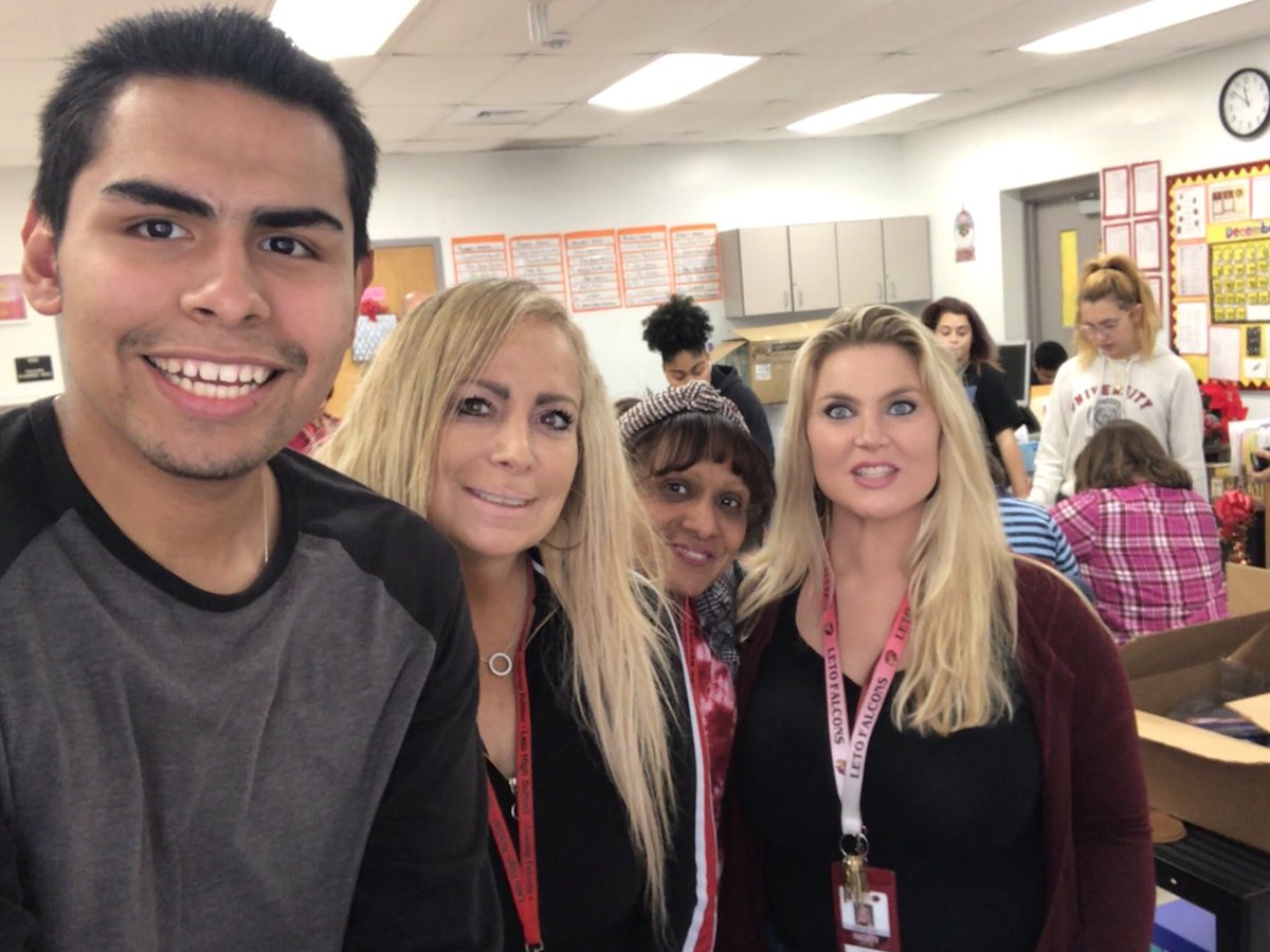LHSSSchwartz's tweet photo. Thank you to @LHSCRFlores credit recovery class who worked with our Access point students on another fun project making holiday ornaments.  The kids had so much fun! ☺️ @LHSMcCoy @LHSKleinTime @LHSCRFlores @LetoLeadership @Mirbelis7 @danaypelaez1 @izzymia0417 @TeachfrmtheHart https://t.co/S9wdcHi8Ab