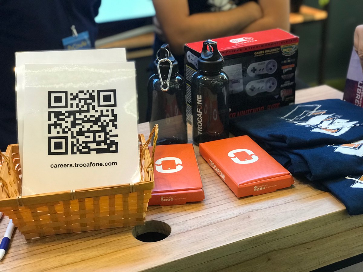 Falta un día para sortear la Nintendo, los celulares y muchos premios. No dejes de pasar por nuestro stand en <a href="/pyconar/">PyCon Argentina</a> !!