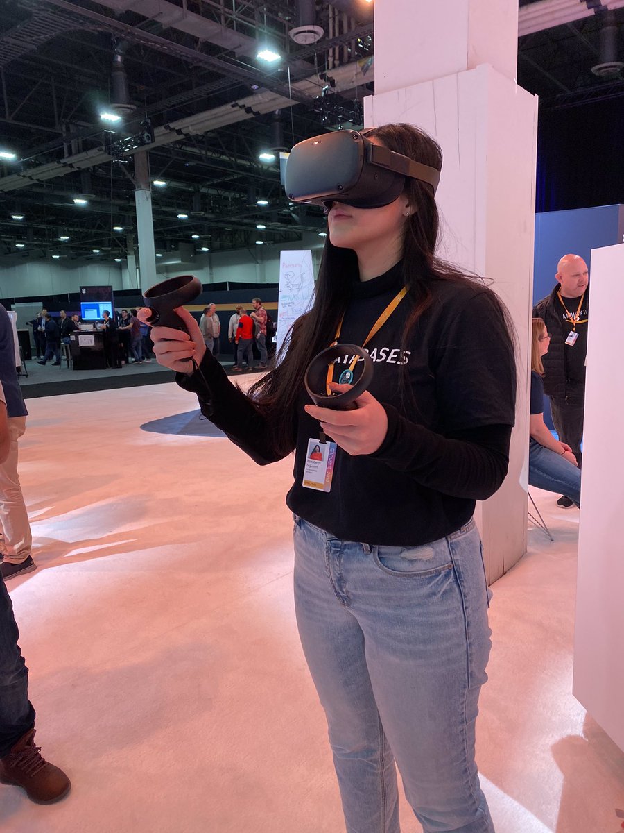 LizzyNguyen10's tweet photo. Ever wonder what goes on in an Amazon Aurora Database? If you’re at  @AWSreInvent, come by the database booth at the Expo Hall to experience what it’s like inside of an Amazon data center. #dbfreedom https://t.co/P7qadg9tx9