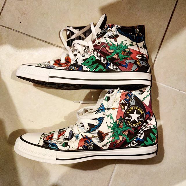 bit.ly/36bm6pT Omgg, got the coooolest Converse All Stars for my birthday! 🔥🔥🔥
Also, I suck at taking pics of shoes hahah. 
These are my new favorite shoes and will be worn continously until they fall apart! 😂
.
.
.
.
#batman #dc #converse #converseallstar #chuckta…