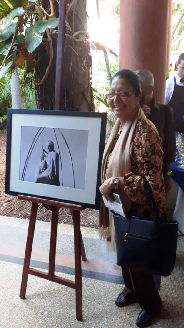 Emb_Dominicana's tweet photo. La Ministra Consejera Elvira Castro, Encargada de Negocios a.i. participó  en la Exposición Fotográfica "Presencia de Martí en Nuestra América", auspiciado por el Grupo Latinoamericano y del Caribe (GRULAC) https://t.co/VtkbmLABhr