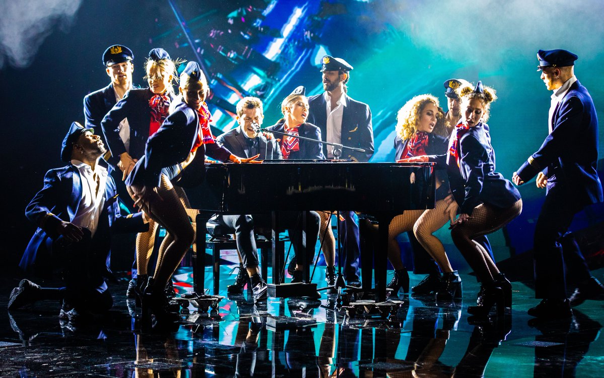 🎹 Quando sul palco dell'#XFactor Dome entra il #pianoforte, non può essere che lui.
Ladies and gentlemen, #DavideRossi!💥
RTL 102.5 è la radio di @XFactor_Italia ❌
#XF13 #Toxic #UnderUomini https://t.co/ptsSFWXWfH
