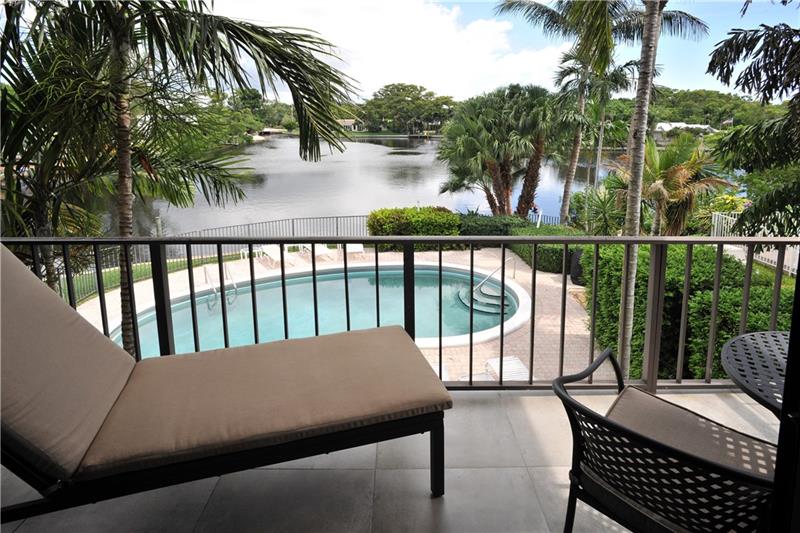 Wilton Manors Riverfront Renovated 2/2.5 condo. Walk to Wilton Drive's gay bars, etc.

Message me for info, homes for sale, your home's value or search homes at [read.n-play.com/gateway/homese…]