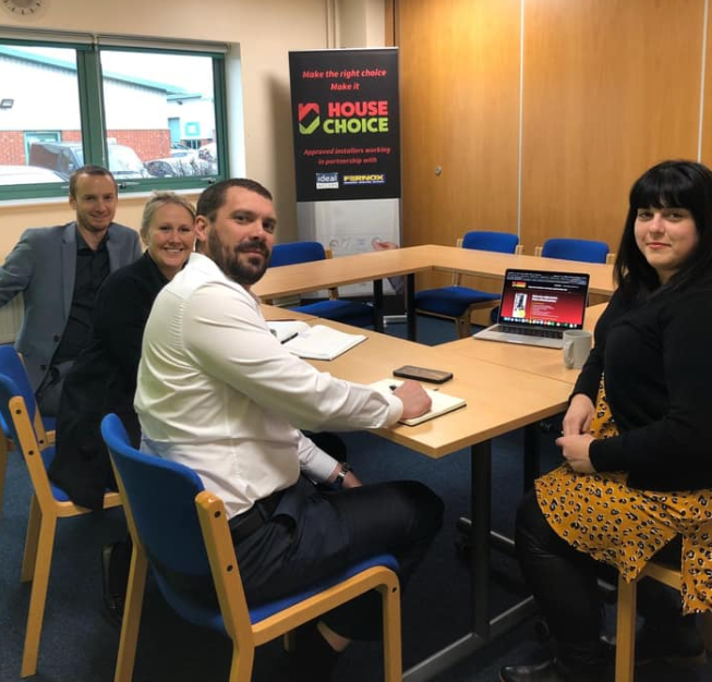 _HouseChoiceLtd's tweet photo. Looking forward to working with Petya Yildizgoren in 2020 working on new strategies to find customers looking for our services. #housechoice #meetings #2020 #boilers #maketherightchoice #makeithousechoice https://t.co/4D1IIszcLw