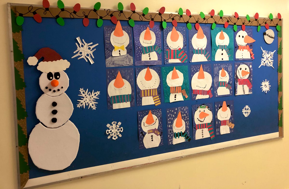 TaraTarabenham's tweet photo. Look up! Watch the snowflakes as they fall! โ๏ธ โ๏ธ #yrdsbart https://t.co/9no4m0QgJp