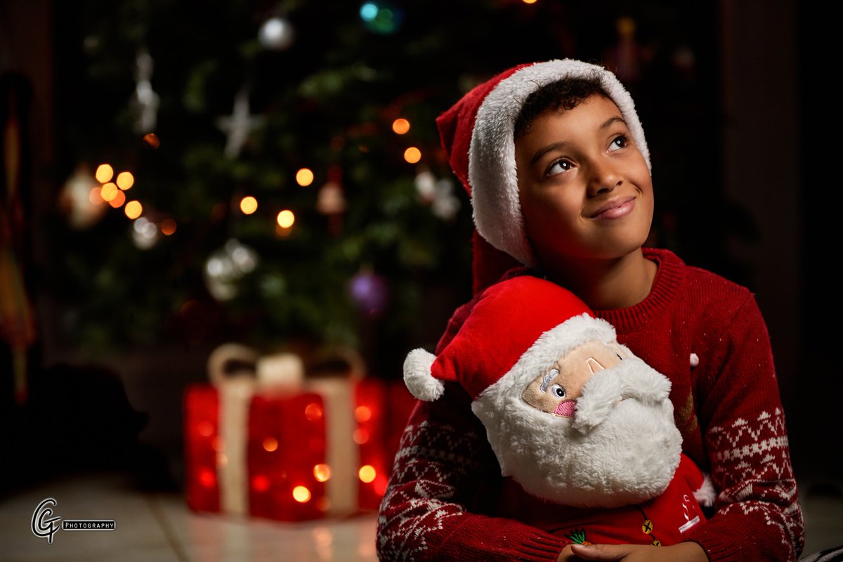 Someone is looking forwadr to Christmas.

#portraits #childportraits #photographylovers #christmasportrait #christmas #photography