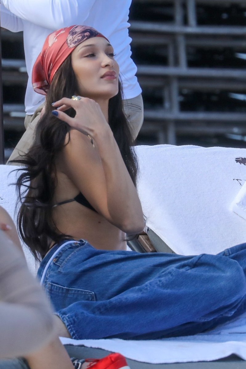 modernnmodels's tweet photo. Bella Hadid. https://t.co/Cui1ZubNVI